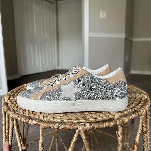 Vintage Havana Shoes - Vintage Havana Silver Glitter Tan Star Sneakers Sz 7 EXCELLENT! Beige White Shoe